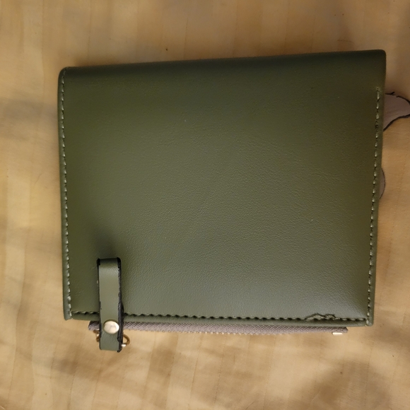 Green Animal Embroidered Wallet - Picture 2 of 5